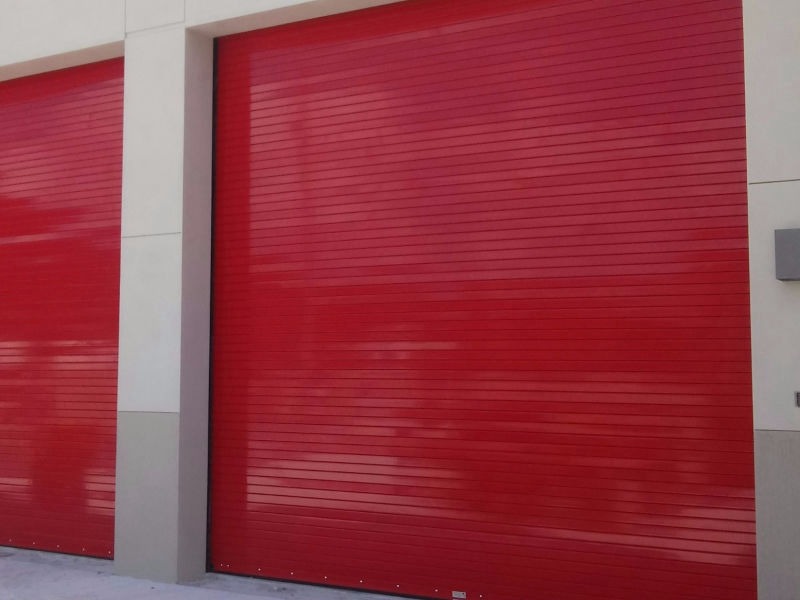The HP1000-I HIGH PERFORMANCE 1000 Roll up Door is the option to have the product designed to work for the longest cycle life: 1,000,000 CYCLES combined with the thermal protection. Additionally it works at a high speed to offer the best performance a Roll up Door can offer. It features a reliable springless roll up door that provide users a smooth and fast operation and insulation without sacrificing security, safety and durability.