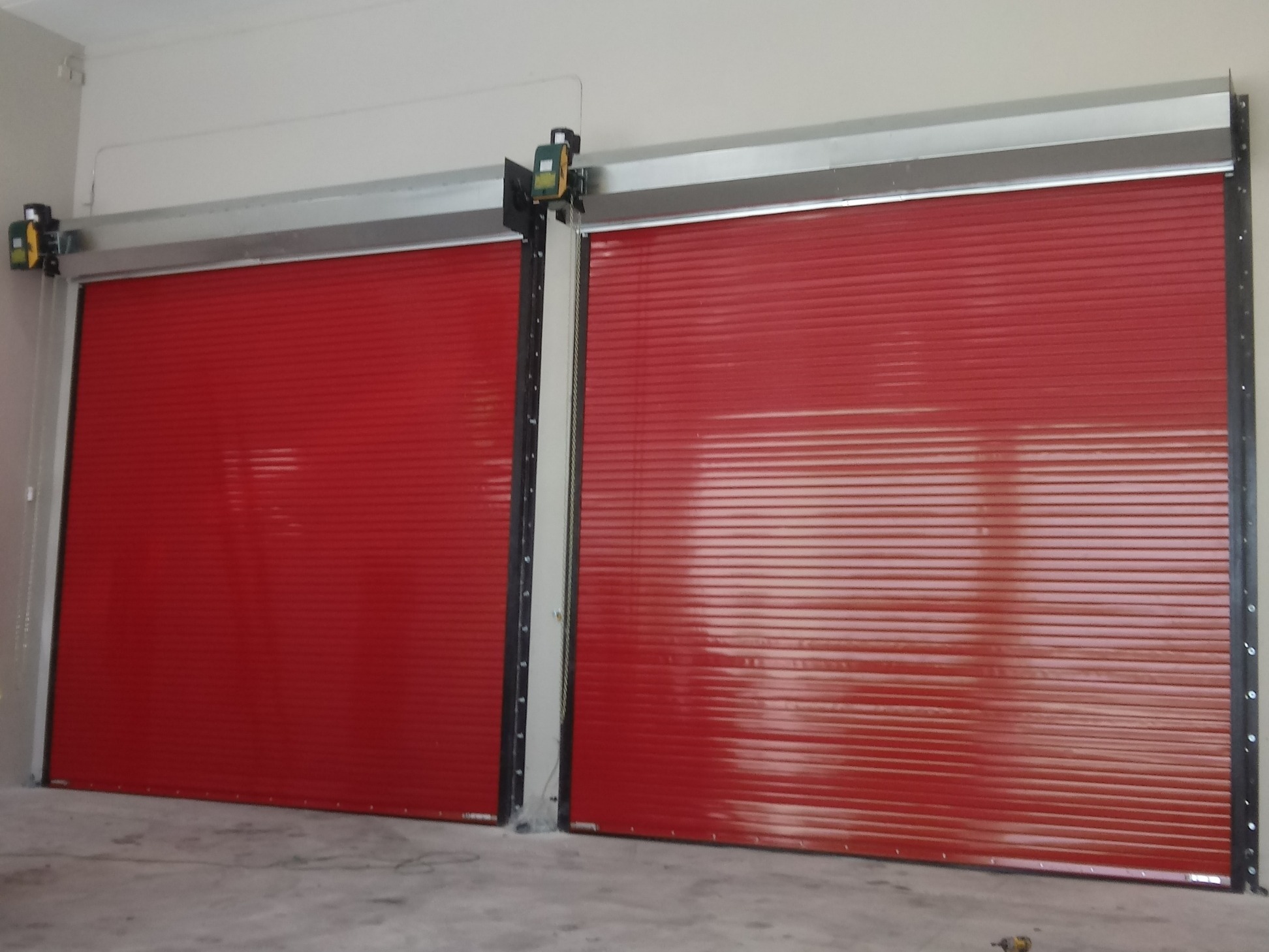 The FR 2670-I Insulated Oversize Fire Rated Rolling Door is our stronger design that offers up to 3hr protection against fire while providing thermal control with an 7.25 R-Value. It is certify under the UL10B protocol, standard for Fire test of door assemblies and also can be order to meet and exceed the very stringent High Velocity Hurricane Zones (H.V.H.Z) requirements of the current edition of the Florida Building Code.
