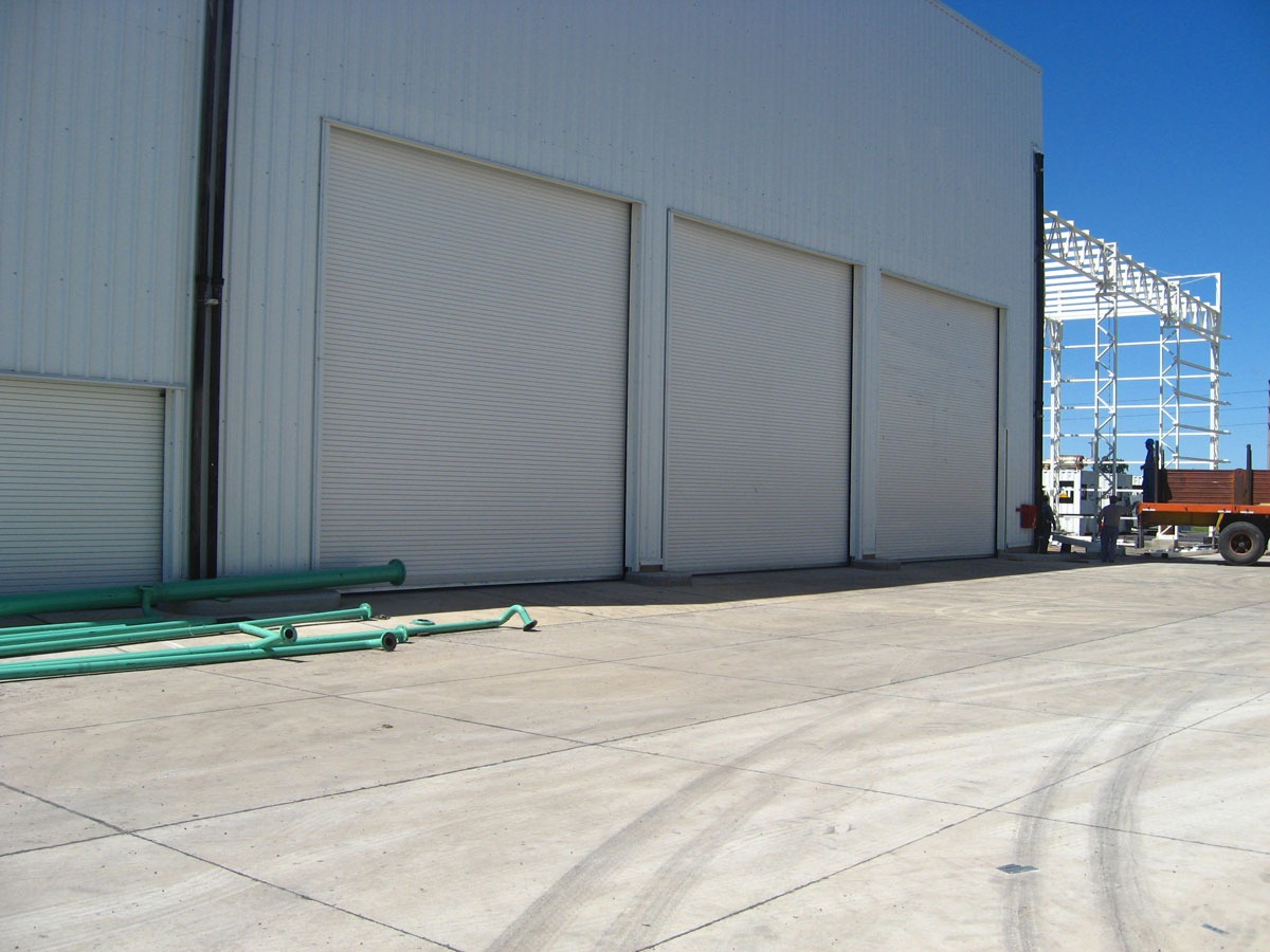 Our SRFR-C 1665/2670 Smoke Rated & Fire Rated Counter Rolling Door is the most secure designed to protect your building against damages in case of a fire.  The Counter door is capable of retaining the smoke and to be activated once the smoke is detected by the alarm, providing a barrier even before the flames actually get to the opening to effectively block them and avoid any spread among the building.