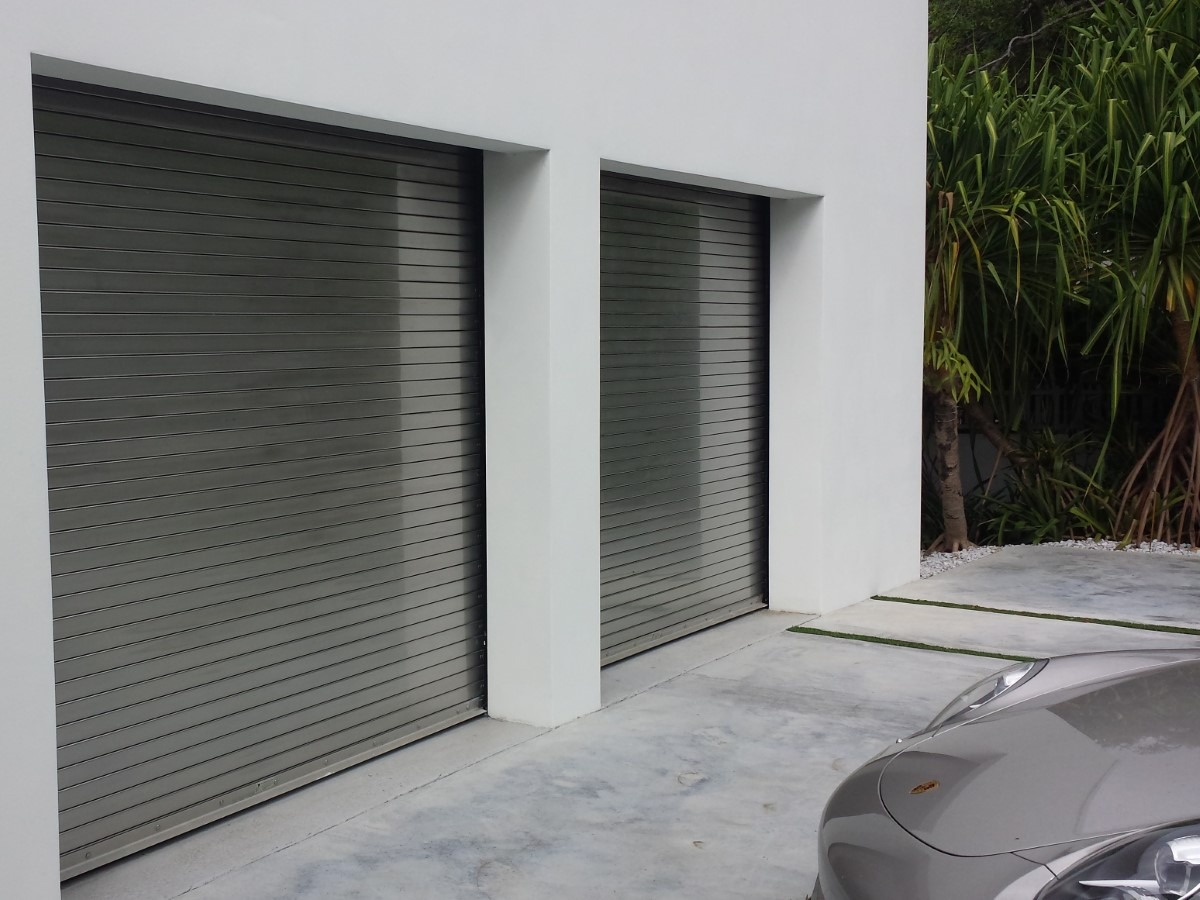 The Aluminum Counter Rolling Door is an enhanced and light product.  It is typically used on interior or exterior applications looking for a smooth finish in Anodized Aluminum, which provides a great look and resistance against the elements.
