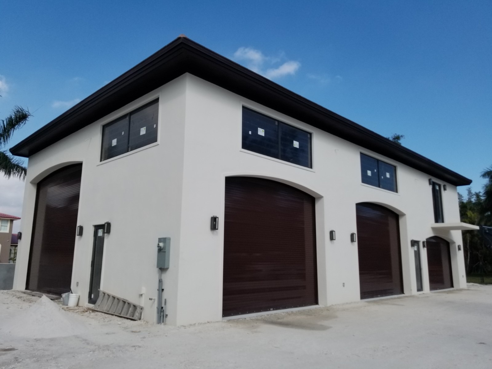 Is a combination of high quality materials and skilled labor that join in a high level engineering design, enhanced by our trademark reliability and product support, offering a lighter alternative solution to the customers that require more security against robbery over high wind protection.