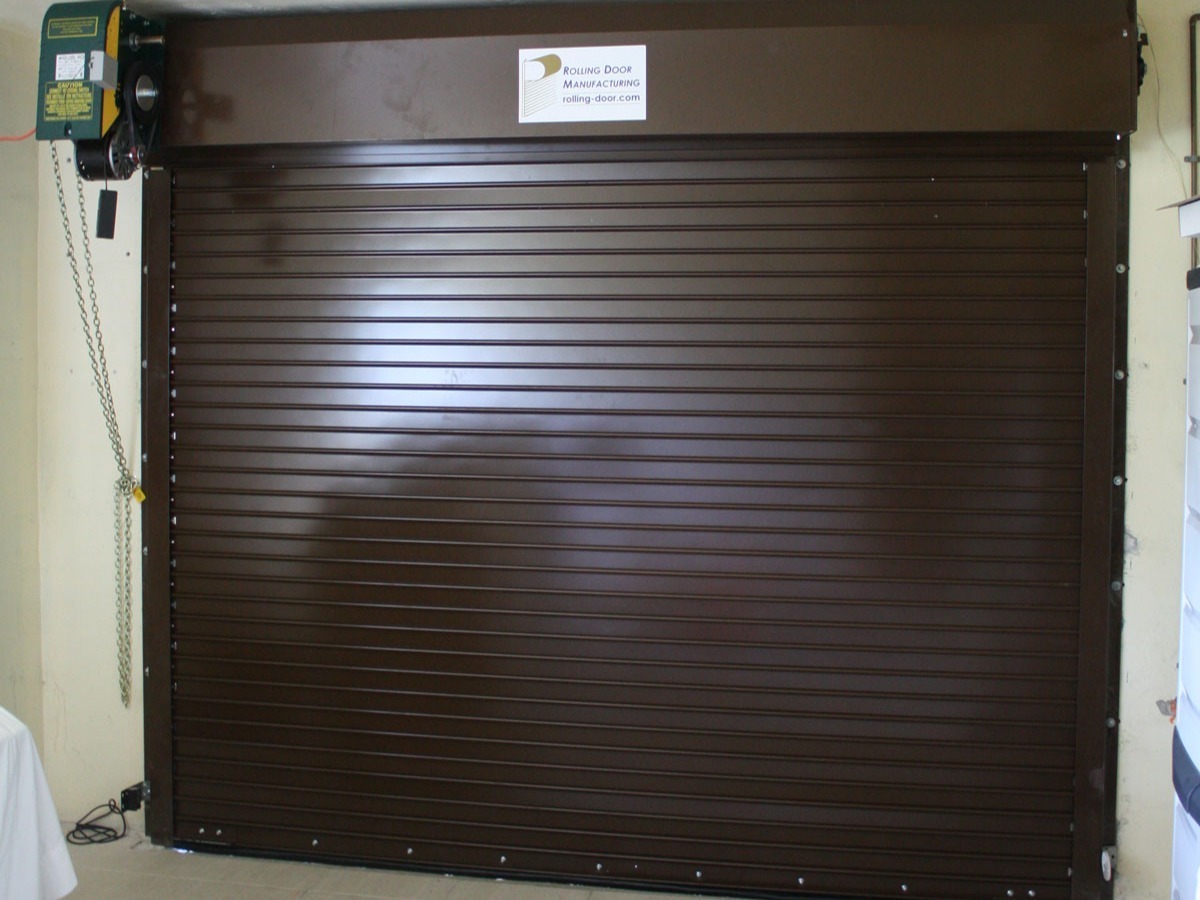 Our SRFR 1665/2670 Smoke Rated & Fire Rated Rolling Door is the most secure designed to prevent damages in case of a fire since they not only stop the flames but also hold back the smoke.  The door can be activated by the flames and also when the smoke is detected by the alarm, providing a safe barrier even before the flames actually get to the opening to effectively block them and avoid any spread of smoke or fire among the building.